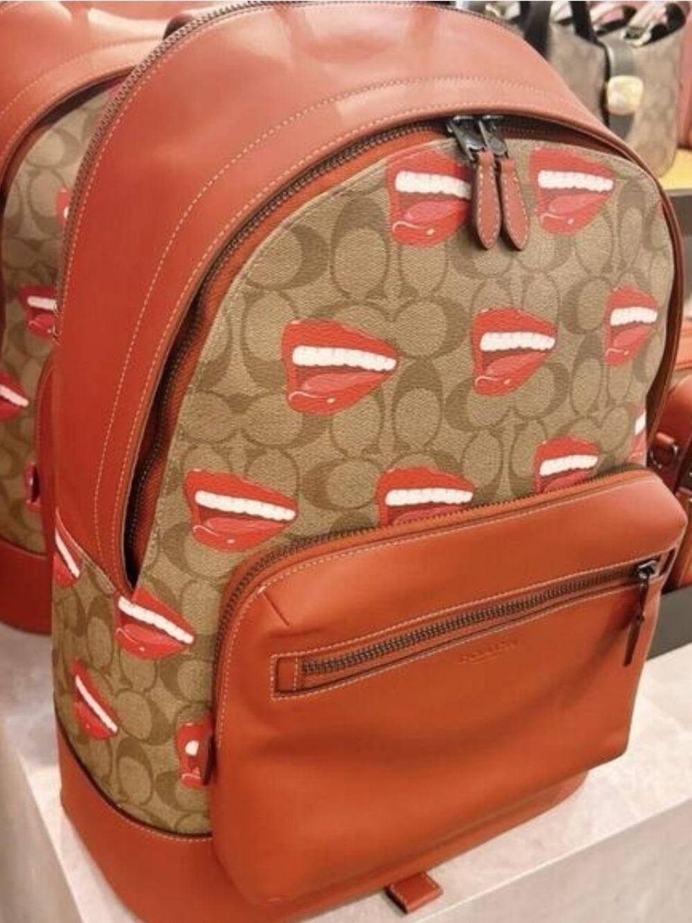 New Coach X Tom Wesselmann Tan Signature Canva Backpack Red Lip Print Bag Unisex - Picture 3 of 5